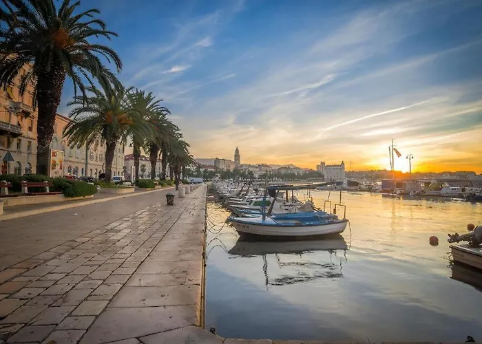 Nina Marie Сплит