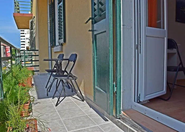 Nina Marie Сплит